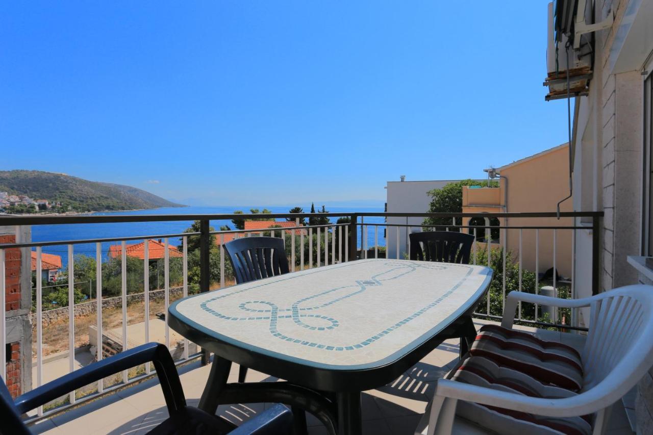Apartments By The Sea Businci, Ciovo - 9450 Trogir Exterior foto